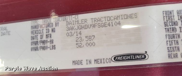 image for item MO9679 2015 Freightliner Cascadia 113  semi truck