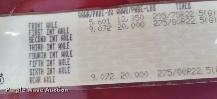 image for item MO9679 2015 Freightliner Cascadia 113  semi truck