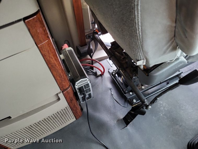 image for item MO9680 2015 Freightliner Cascadia 113  semi truck