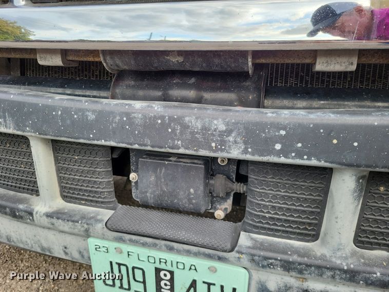 image for item MO9680 2015 Freightliner Cascadia 113  semi truck