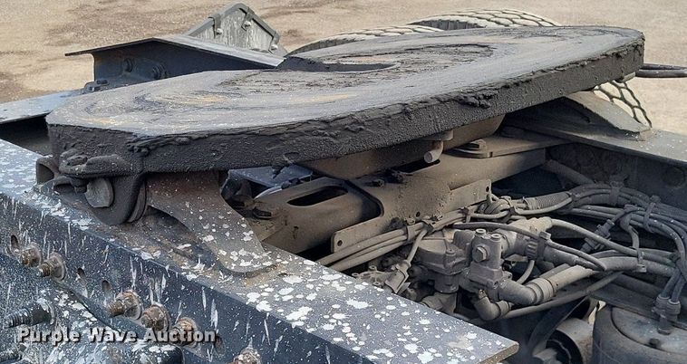 image for item MO9680 2015 Freightliner Cascadia 113  semi truck