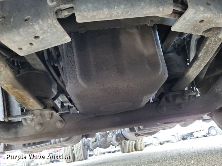 image for item MO9680 2015 Freightliner Cascadia 113  semi truck