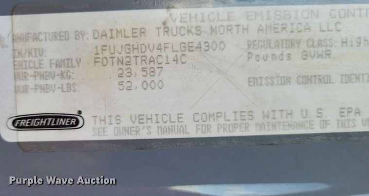 image for item MO9680 2015 Freightliner Cascadia 113  semi truck