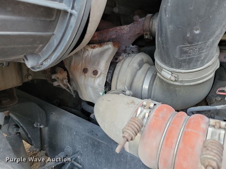 image for item MO9681 2015 Freightliner Cascadia 113  semi truck