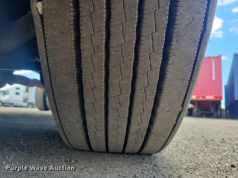 image for item MO9682 2015 Freightliner Cascadia 113  semi truck