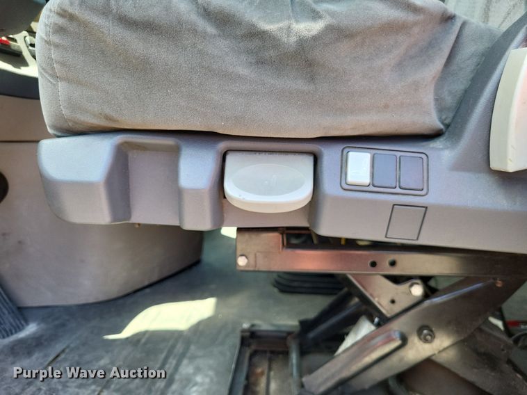 image for item MO9683 2015 Freightliner Cascadia 113  semi truck