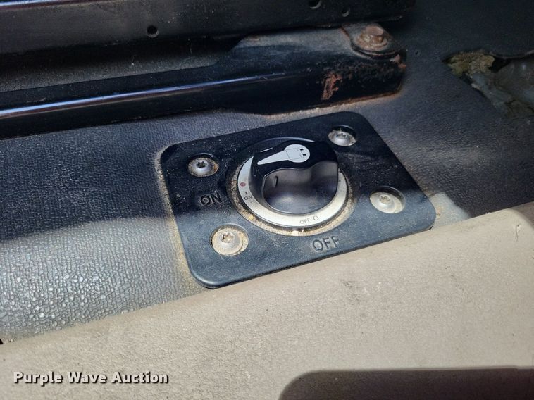 image for item MO9683 2015 Freightliner Cascadia 113  semi truck