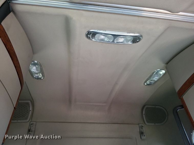 image for item MO9683 2015 Freightliner Cascadia 113  semi truck