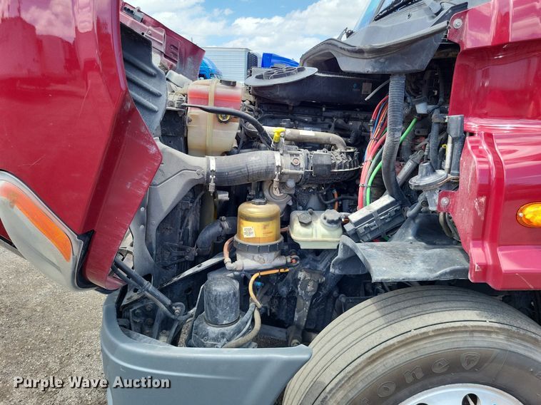 image for item MO9683 2015 Freightliner Cascadia 113  semi truck