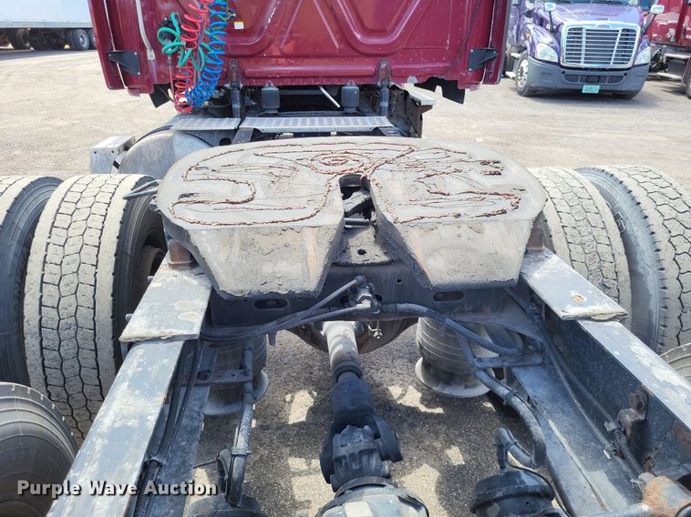 image for item MO9683 2015 Freightliner Cascadia 113  semi truck