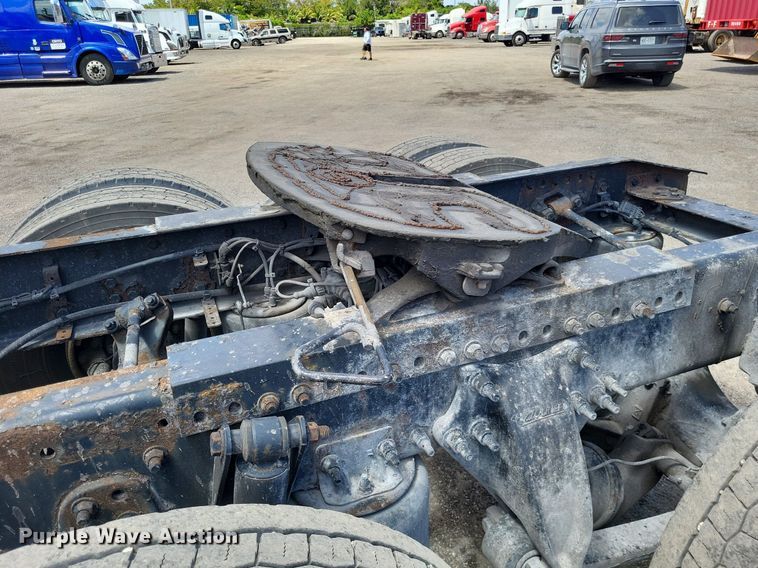 image for item MO9683 2015 Freightliner Cascadia 113  semi truck