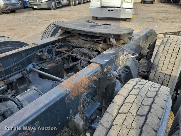 image for item MO9684 2015 Freightliner Cascadia 113  semi truck