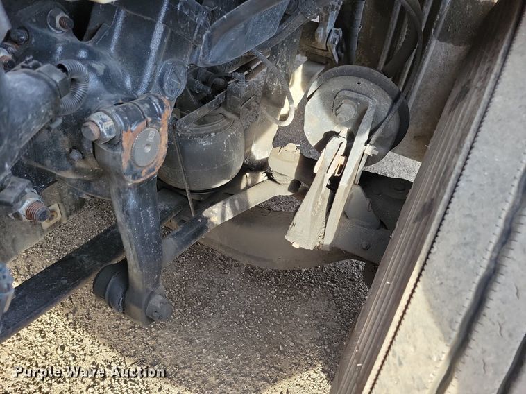 image for item MO9684 2015 Freightliner Cascadia 113  semi truck