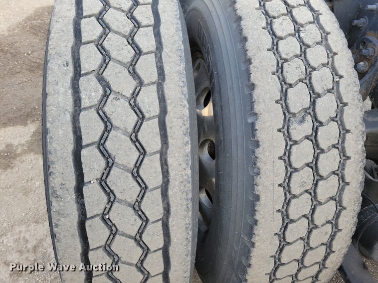 image for item MO9684 2015 Freightliner Cascadia 113  semi truck