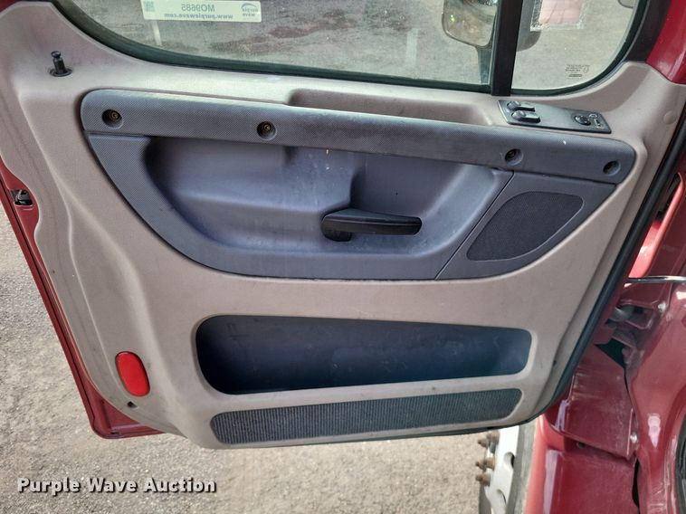 image for item MO9685 2015 Freightliner Cascadia 113  semi truck