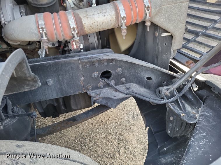 image for item MO9685 2015 Freightliner Cascadia 113  semi truck