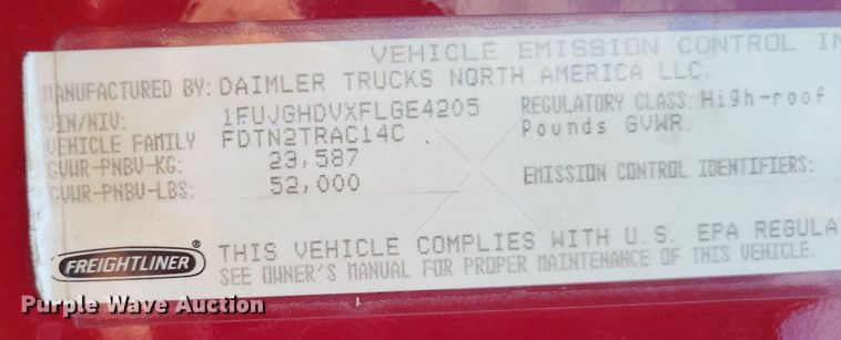 image for item MO9685 2015 Freightliner Cascadia 113  semi truck
