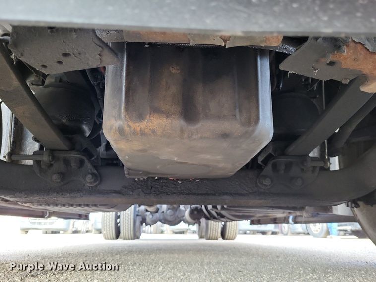 image for item MO9686 2015 Freightliner Cascadia 113  semi truck