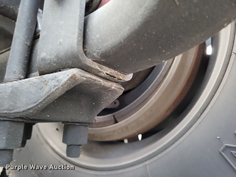 image for item MO9686 2015 Freightliner Cascadia 113  semi truck