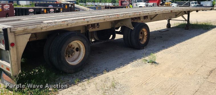 image for item MO9920 2002 Reitnouer  flatbed trailer