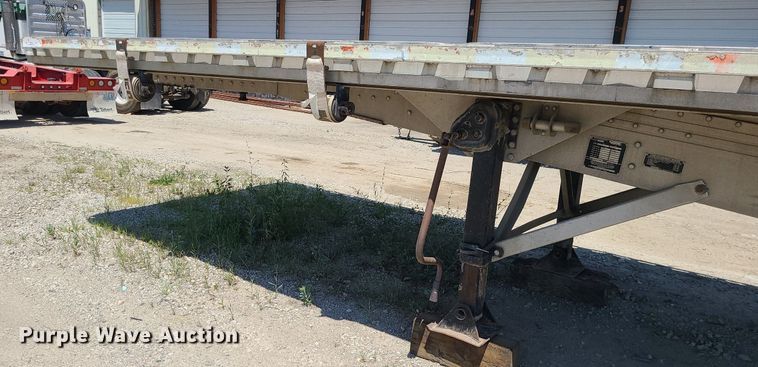 image for item MO9920 2002 Reitnouer  flatbed trailer