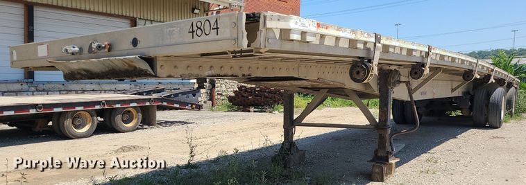 image for item MO9920 2002 Reitnouer  flatbed trailer