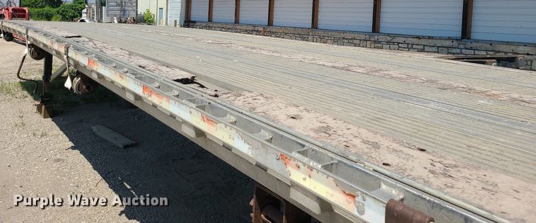 image for item MO9920 2002 Reitnouer  flatbed trailer