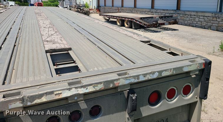image for item MO9920 2002 Reitnouer  flatbed trailer