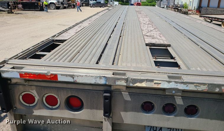 image for item MO9920 2002 Reitnouer  flatbed trailer