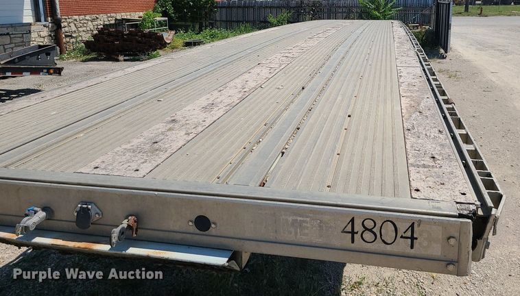 image for item MO9920 2002 Reitnouer  flatbed trailer
