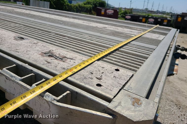 image for item MO9920 2002 Reitnouer  flatbed trailer