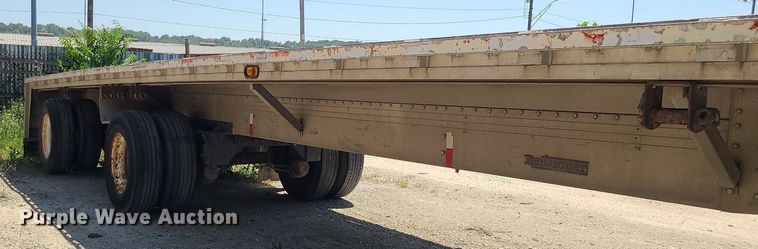 image for item MO9920 2002 Reitnouer  flatbed trailer