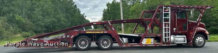 image for item MQ9297 2006 Peterbilt 335  car carrier truck