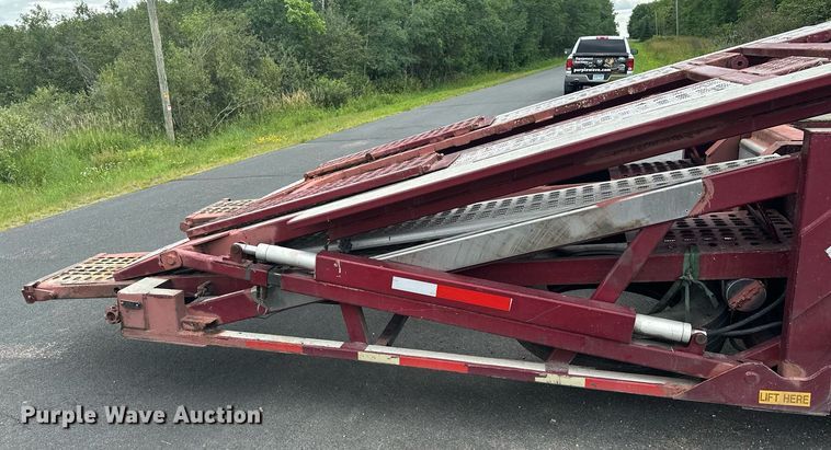 image for item MQ9297 2006 Peterbilt 335  car carrier truck