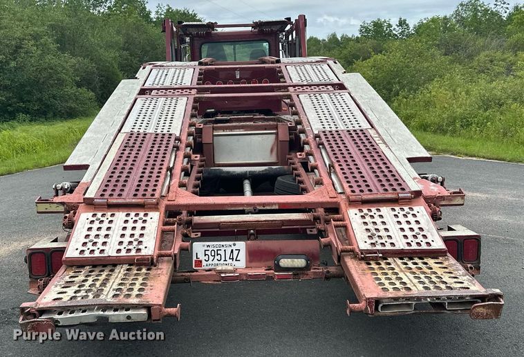 image for item MQ9297 2006 Peterbilt 335  car carrier truck