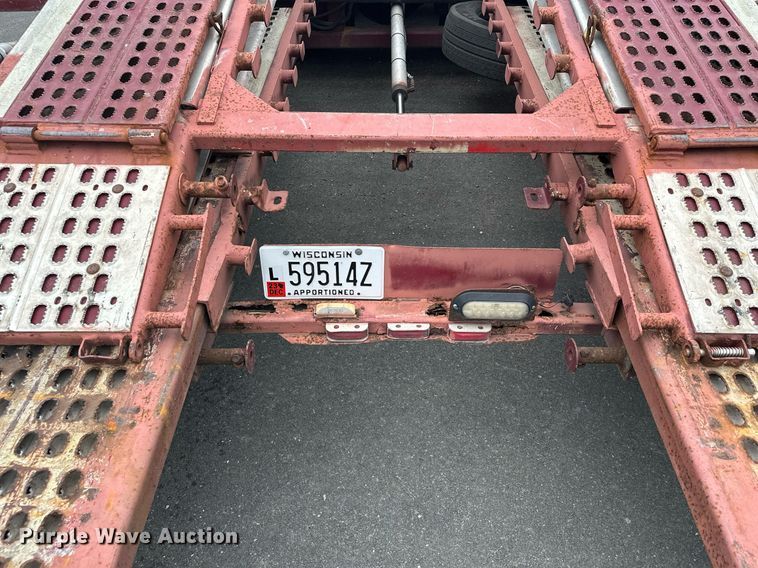 image for item MQ9297 2006 Peterbilt 335  car carrier truck