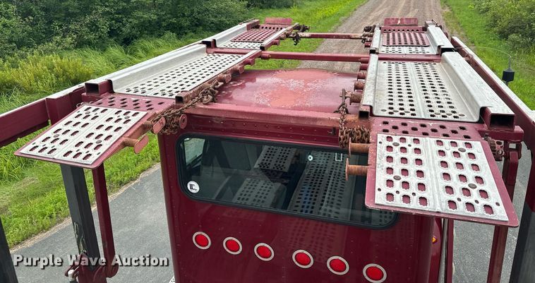 image for item MQ9297 2006 Peterbilt 335  car carrier truck