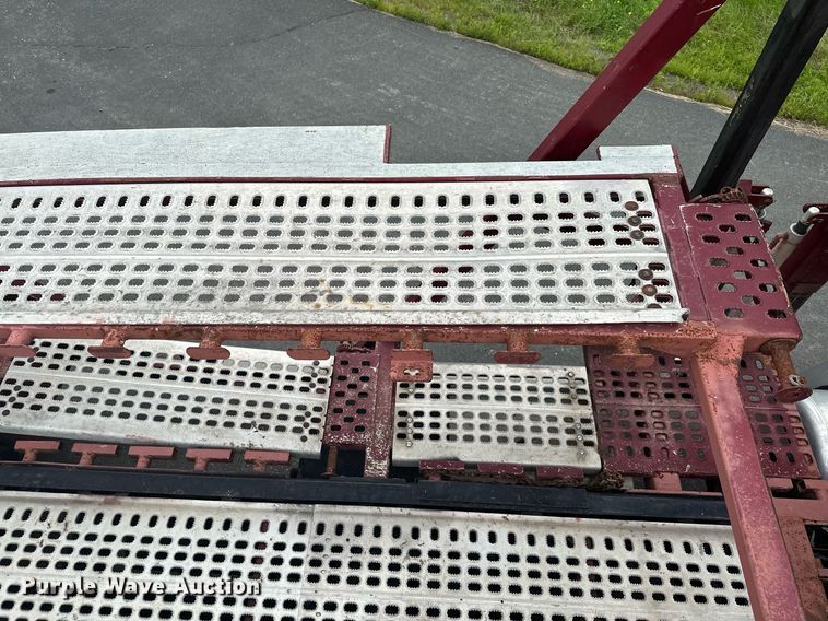 image for item MQ9297 2006 Peterbilt 335  car carrier truck