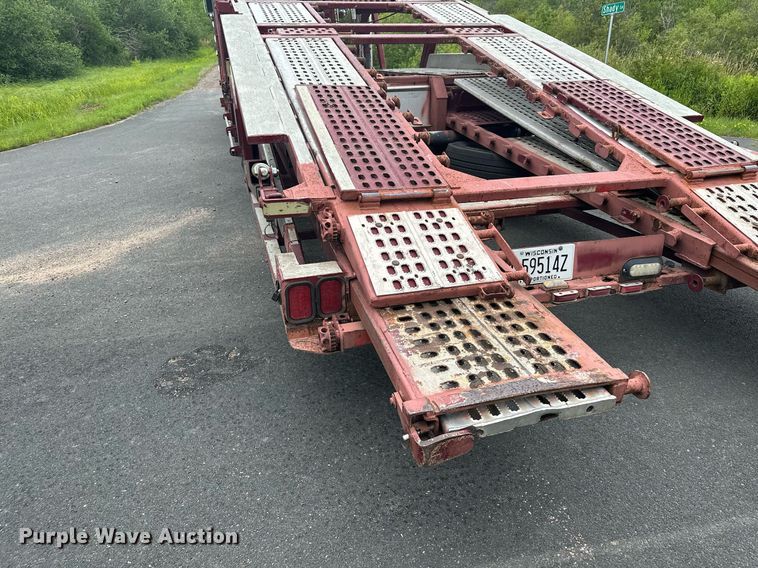 image for item MQ9297 2006 Peterbilt 335  car carrier truck