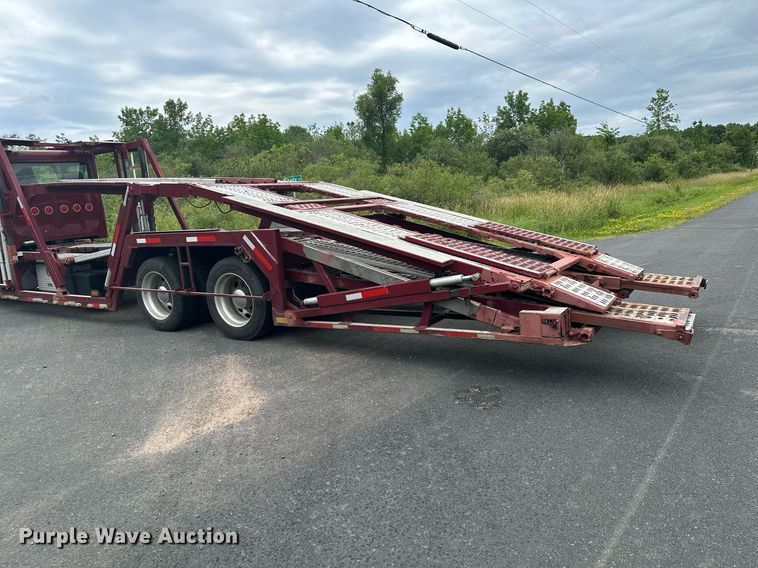 image for item MQ9297 2006 Peterbilt 335  car carrier truck