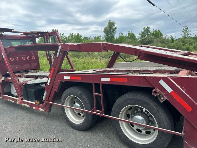 image for item MQ9297 2006 Peterbilt 335  car carrier truck