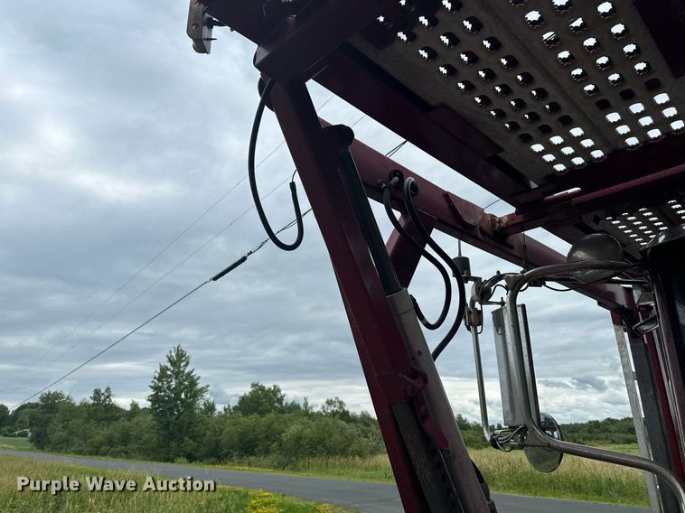 image for item MQ9297 2006 Peterbilt 335  car carrier truck