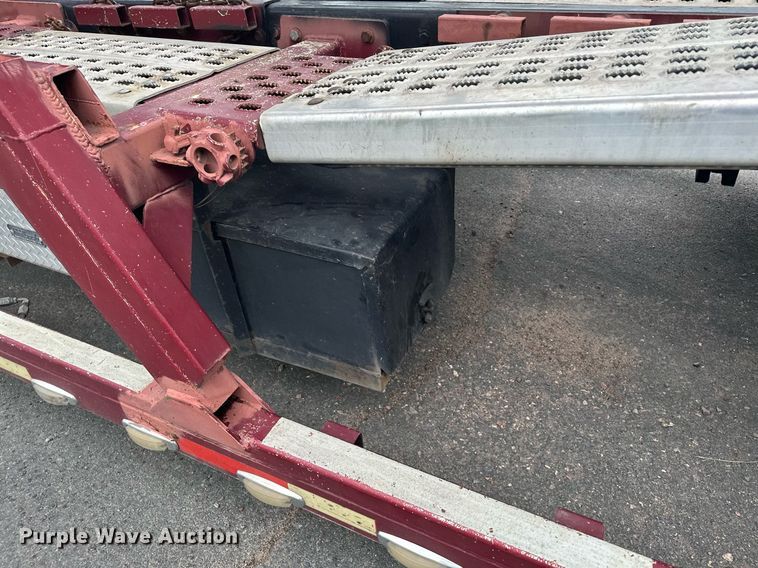 image for item MQ9297 2006 Peterbilt 335  car carrier truck