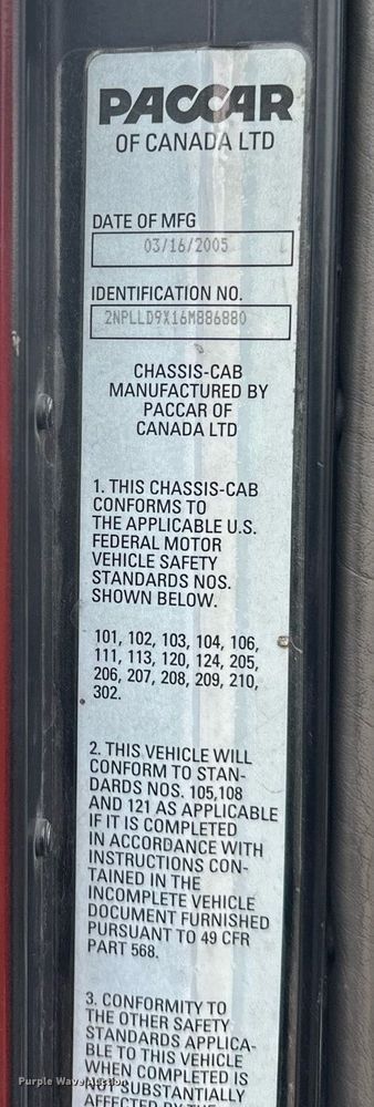 image for item MQ9297 2006 Peterbilt 335  car carrier truck