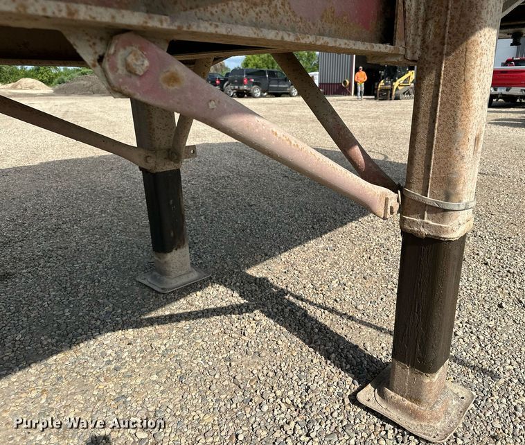 image for item MQ9298 1986 Dorsey  end dump trailer