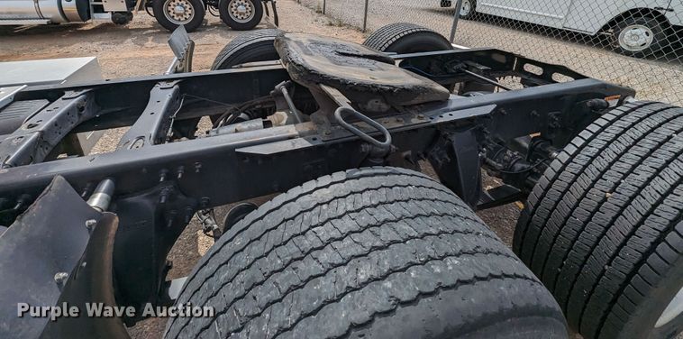 image for item MY9447 2016 Freightliner Cascadia 125  semi truck