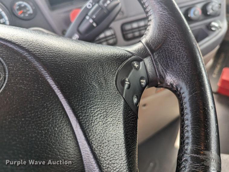 image for item MY9447 2016 Freightliner Cascadia 125  semi truck