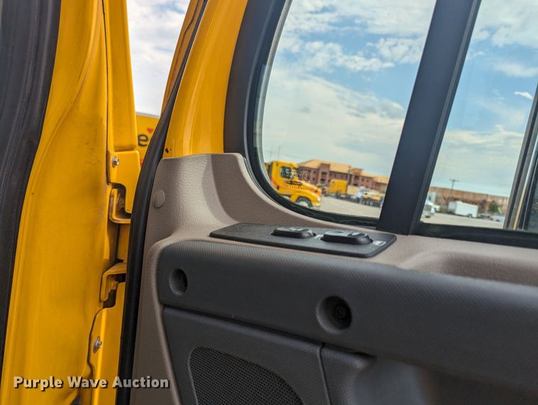 image for item MY9447 2016 Freightliner Cascadia 125  semi truck