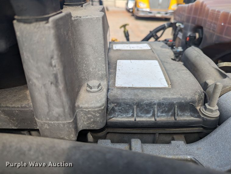 image for item MY9447 2016 Freightliner Cascadia 125  semi truck