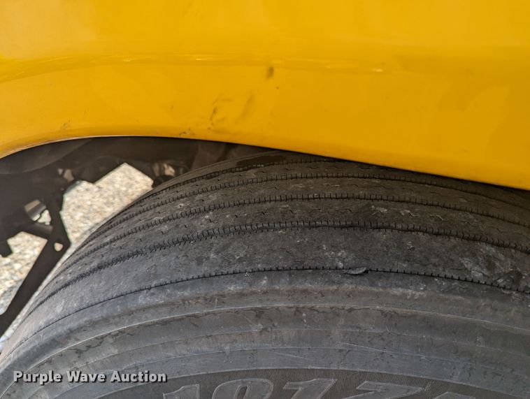 image for item MY9447 2016 Freightliner Cascadia 125  semi truck